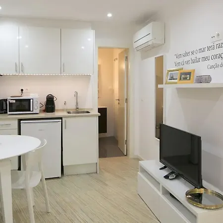 Central Cozy & Near The Subway * リスボン