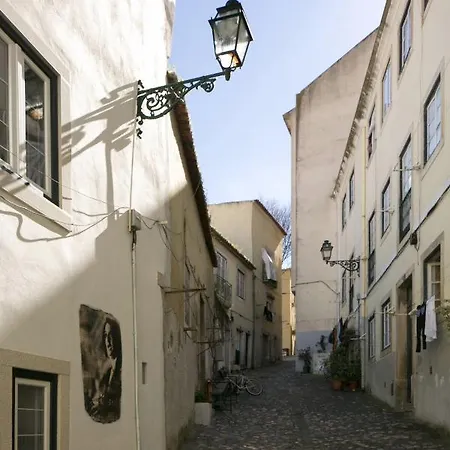 Central Cozy & Near The Subway Daire