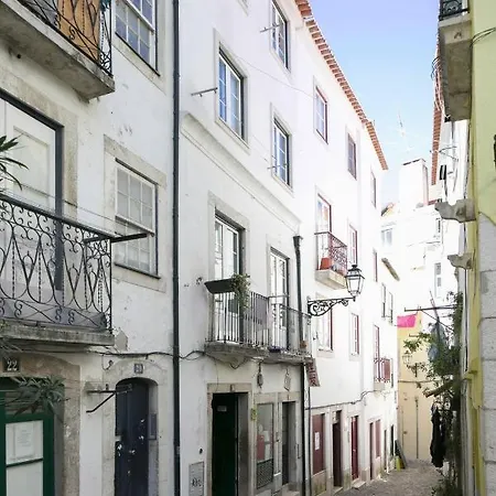 Central Cozy & Near The Subway Daire