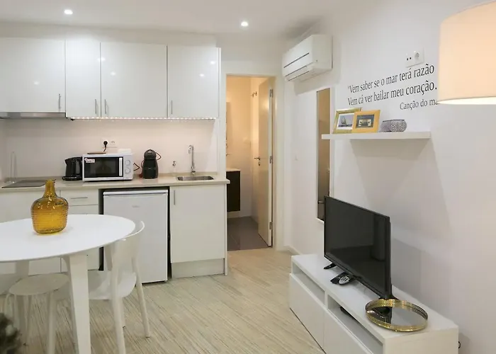 Central Cozy & Near The Subway * Lisboa