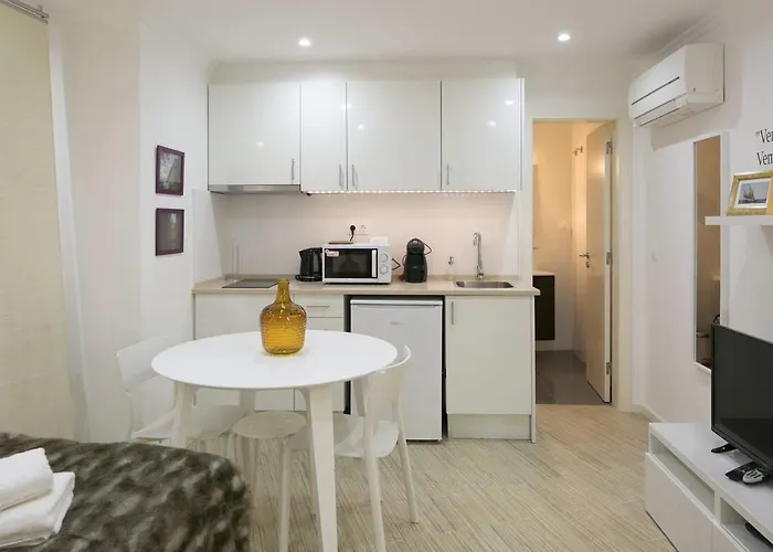 Central Cozy & Near The Subway * Lisboa